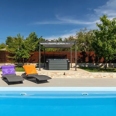 Little Heaven سبليت