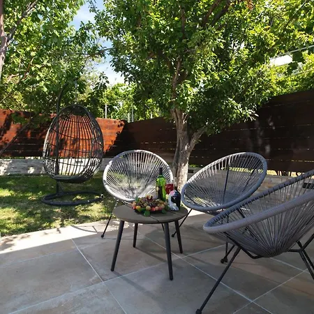 Little Heaven فيلة