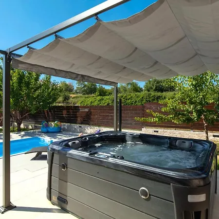 Villa Little Heaven *