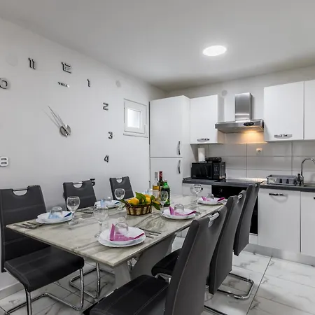 Little Heaven * Split