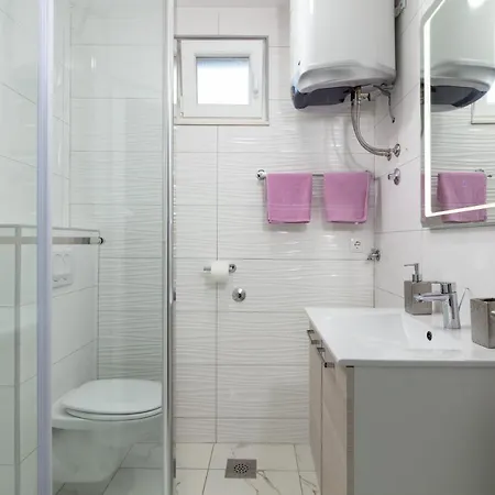 فيلة Little Heaven سبليت